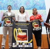 Pedro Fernández, de la empresa organizadora de Siero de Pinchos; Patricia Antuña, edil de Comercio y Hostelería de Siero; y Amelia Areces, responsable del Servicio de Promoción Económica y Desarrollo Local del concejo.