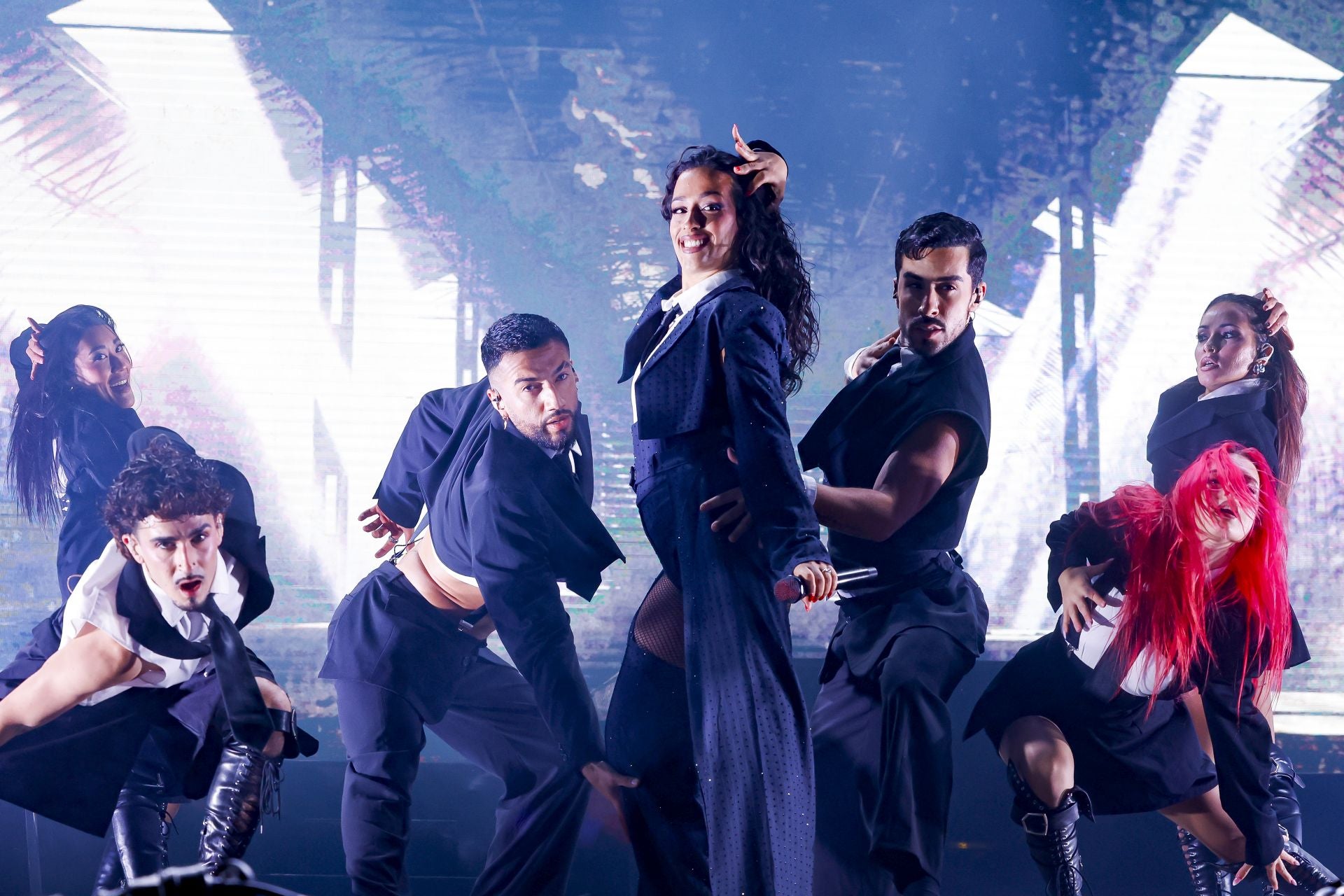 Lennis, Vicco, Chiara y Chanel cierran los conciertos de San Mateo con mucho ritmo latino