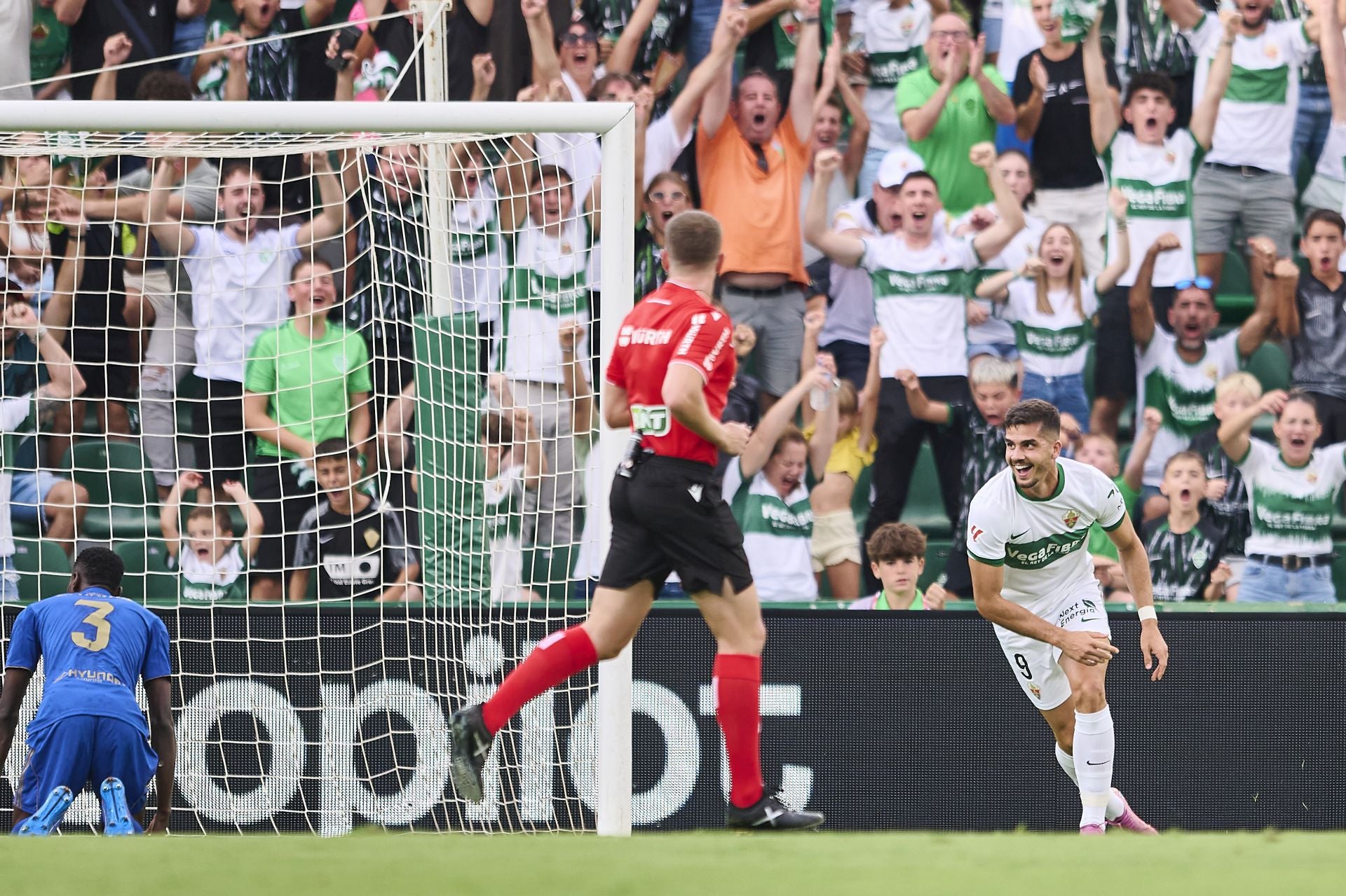 Las mejores imágenes del Elche - Real Oviedo