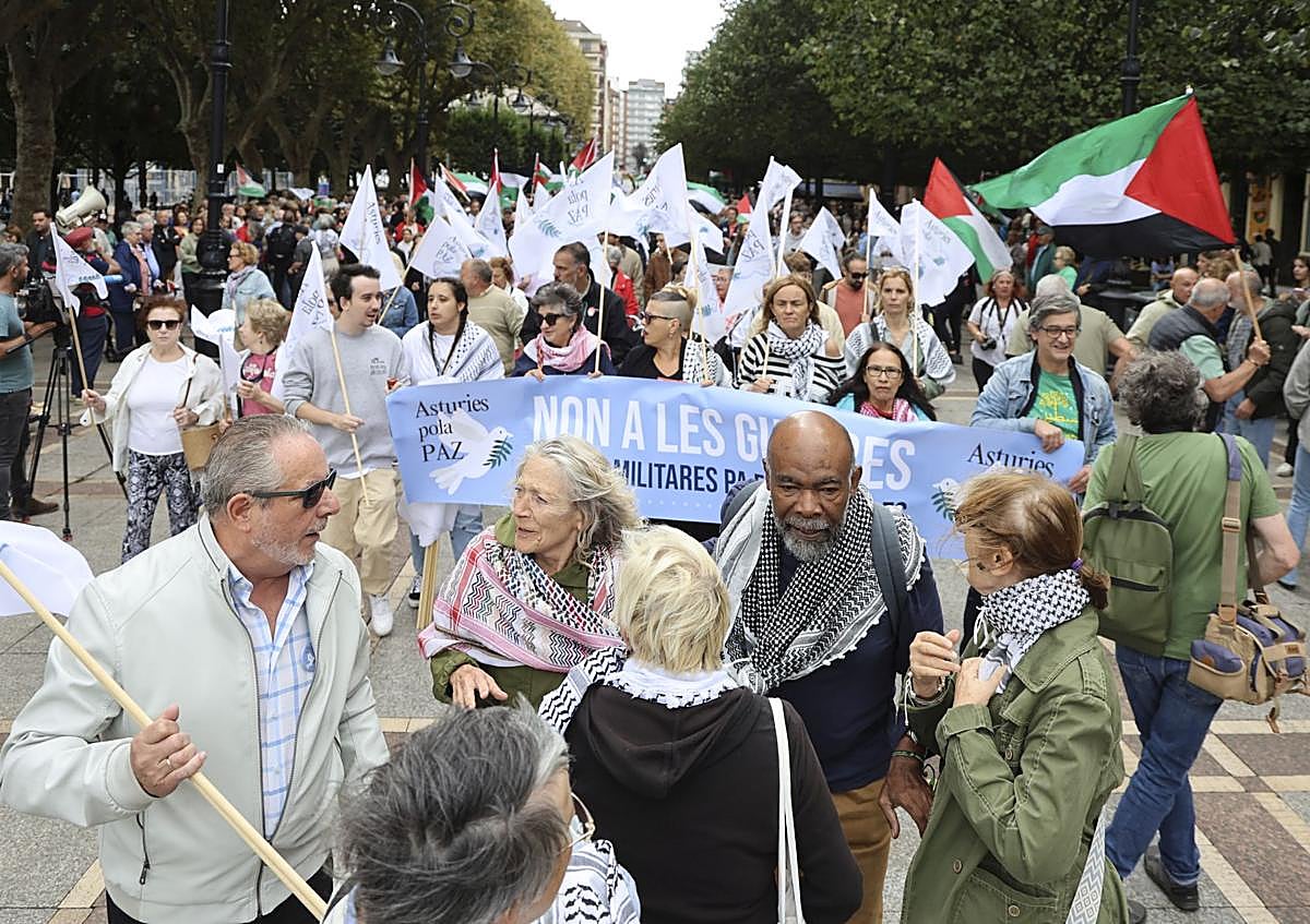 Imagen secundaria 1 - Gijón sale a la calle en apoyo al pueblo palestino