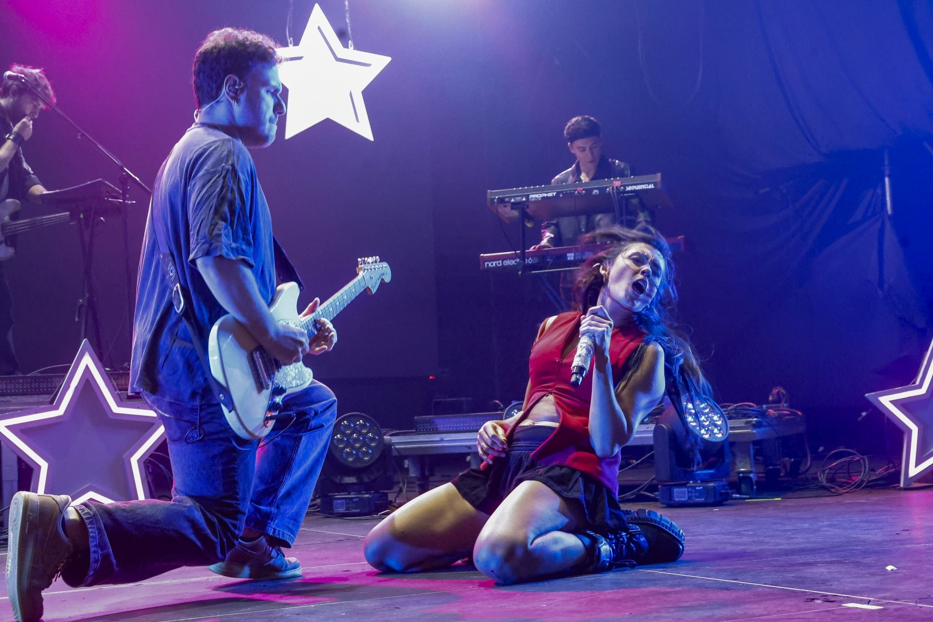 Lennis, Vicco, Chiara y Chanel cierran los conciertos de San Mateo con mucho ritmo latino