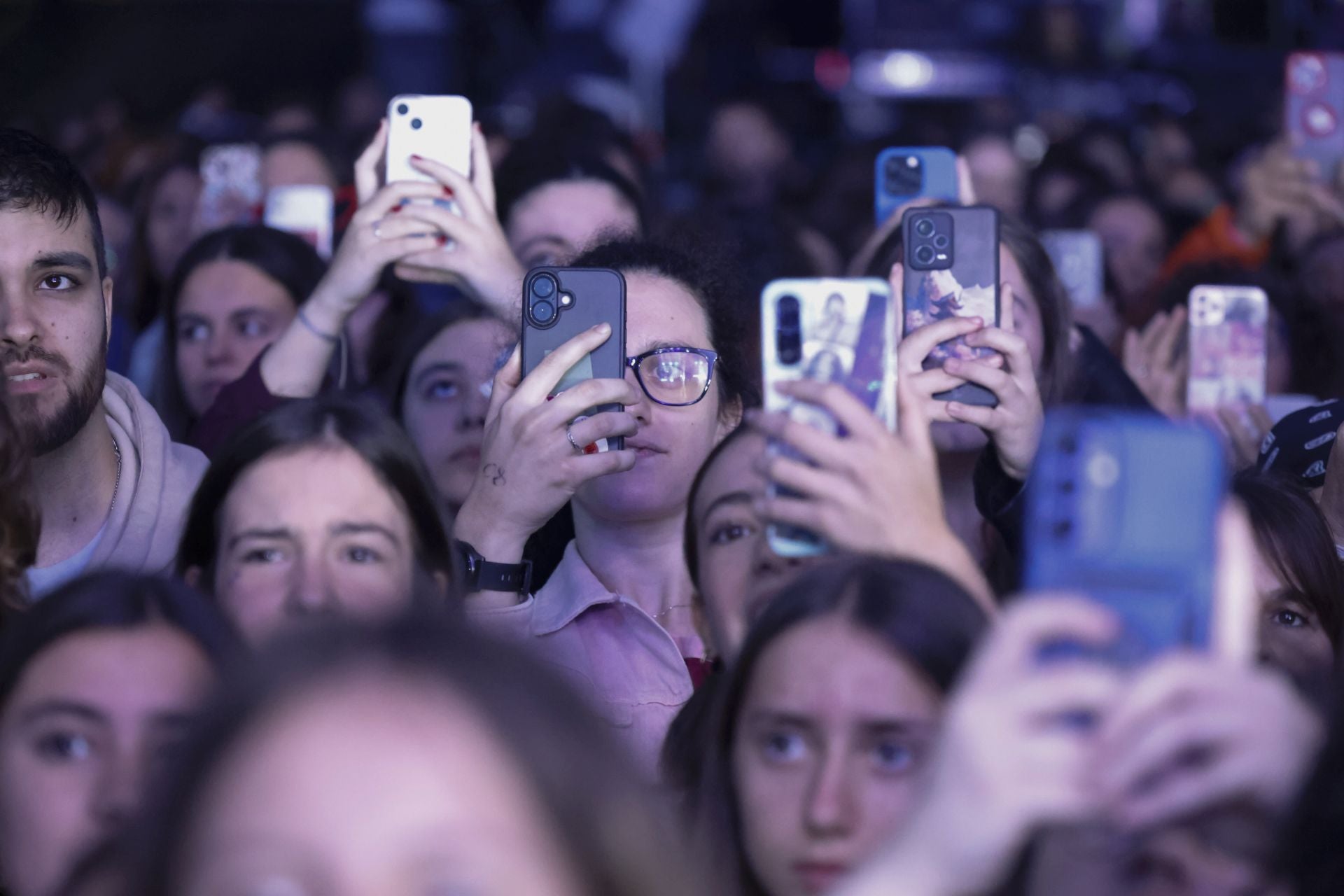 Lennis, Vicco, Chiara y Chanel cierran los conciertos de San Mateo con mucho ritmo latino