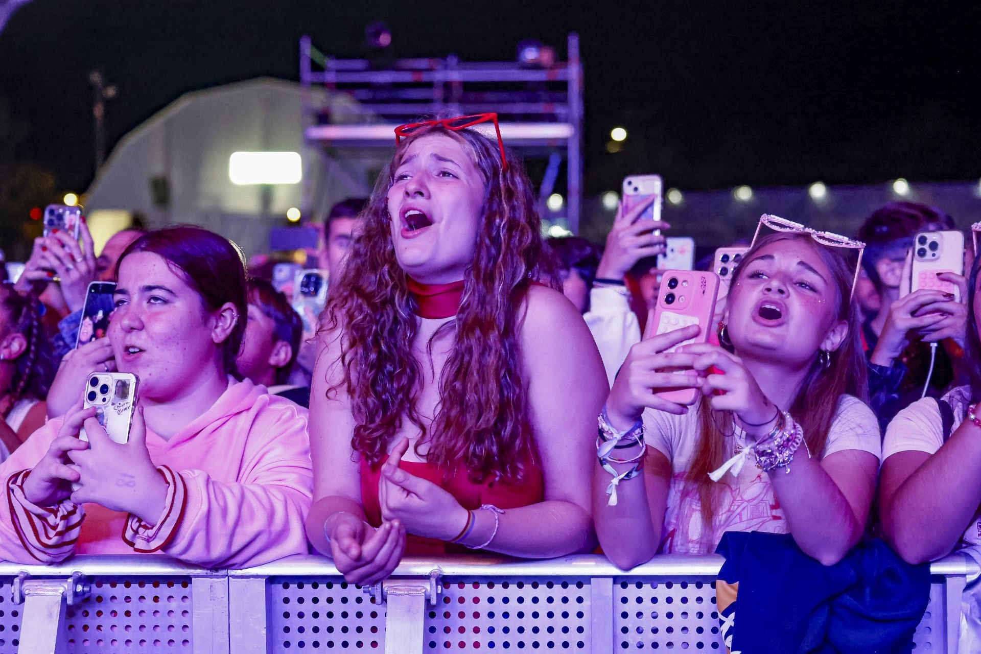 Lennis, Vicco, Chiara y Chanel cierran los conciertos de San Mateo con mucho ritmo latino