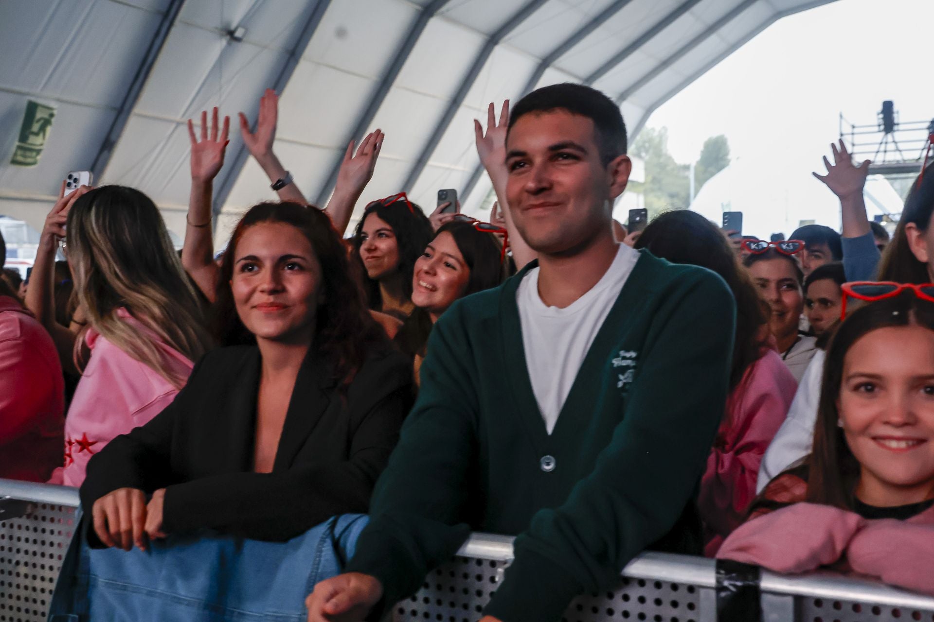 Lennis, Vicco, Chiara y Chanel cierran los conciertos de San Mateo con mucho ritmo latino