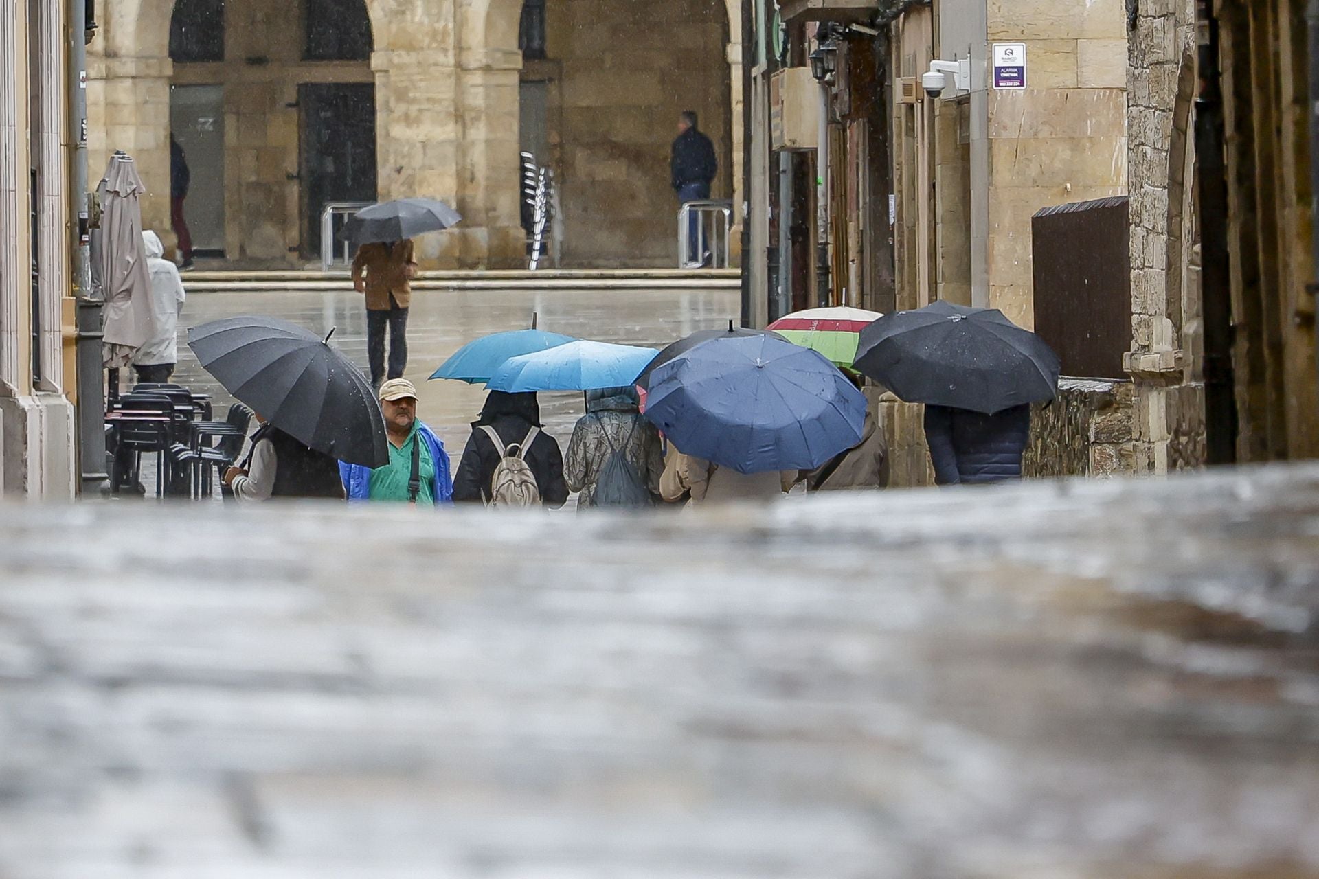 Lluvia, frío y viento: las imágenes de cómo Asturias da la bienvenida al otoño