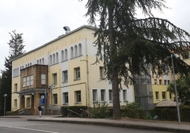 El Hospital Monte Naranco comenzó a funcionar en 1947 como un centro especializado en tuberculosis y enfermedades relacionadas con el tórax.