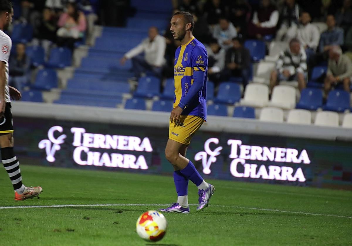 Álvaro Santamaría, durante el partido del pasado domingo ante Unionistas.
