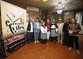 Presentación del disco 'Carretera de Avilés', con parte del elenco y los promotores del proyecto.