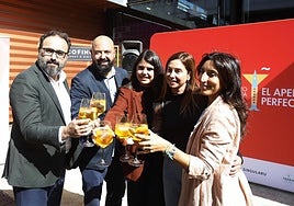 Rubén Rodríguez, de Picofino, Miguel Llano, director del Campeonato de España del Aperitivo Perfecto, la concejala de Turismo Raquel Ruiz, Victoria Cuesta, de UCAYC, y Clara Arcos, de Ideas Redondas.