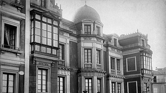 El Palacete de Alvargonzález: un icono de la arquitectura ecléctica asturiana con vistas a la playa de San Lorenzo de Gijón