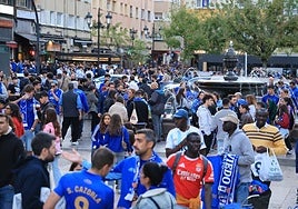 La afición llena Oviedo: ambientazo previo para el Real Oviedo - Barcelona