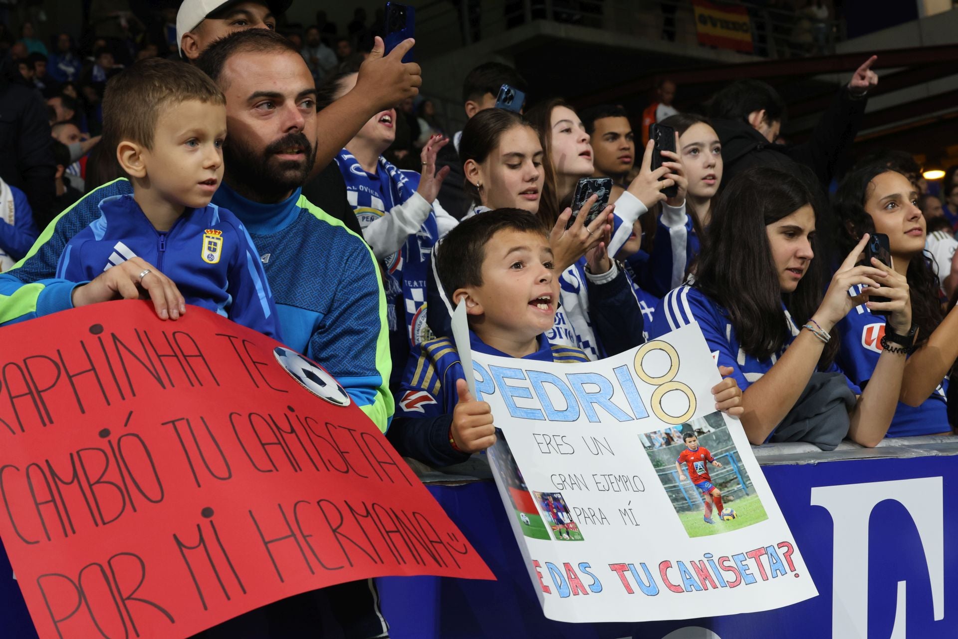 ¿Estuviste en el Real Oviedo - Barcelona? ¡Búscate en las imágenes!