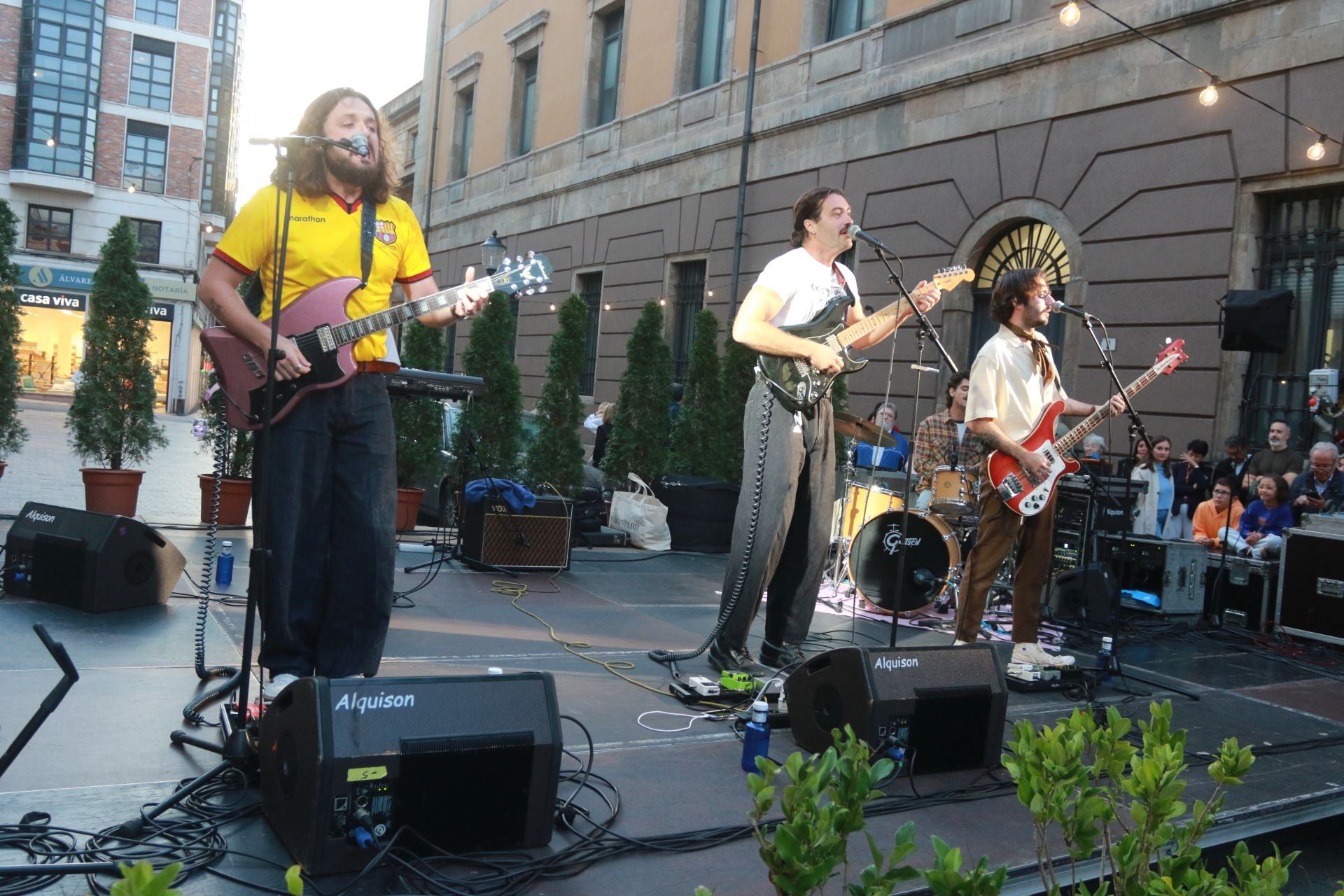 Música, arte y teatro en la Noche Blanca de Gijón