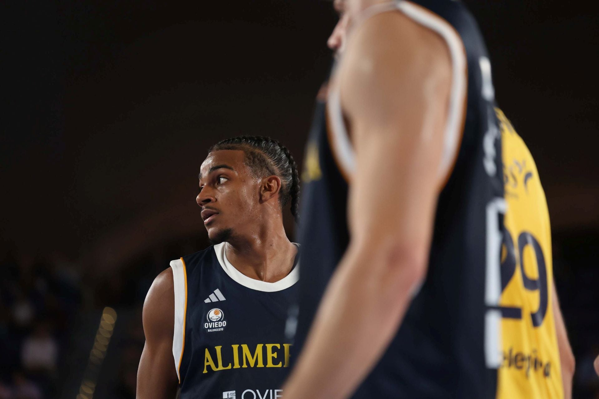 El Alimerka Oviedo Baloncesto debuta con derrota en el Palacio de los Deportes