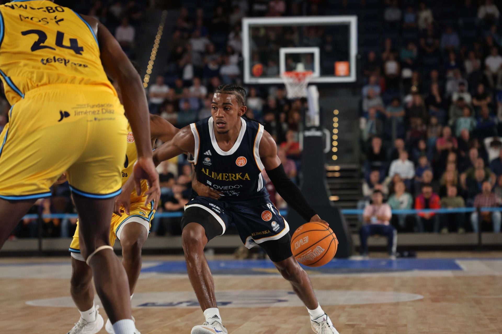 El Alimerka Oviedo Baloncesto debuta con derrota en el Palacio de los Deportes