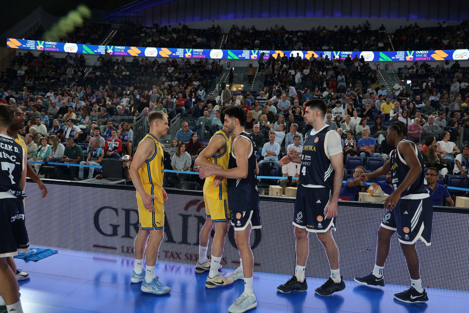 El Alimerka Oviedo Baloncesto debuta con derrota en el Palacio de los Deportes