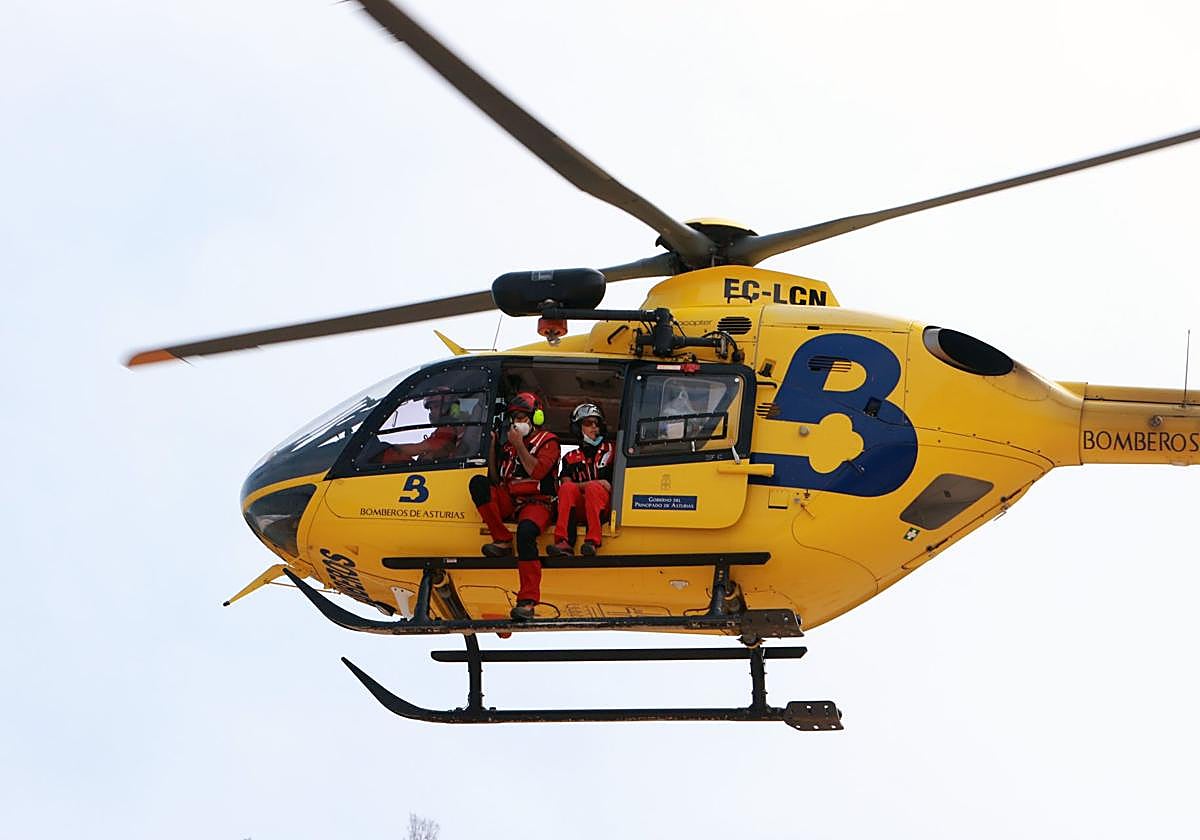 Un helicóptero del Servicio de Emergencias del Principado de Asturias (Sepa).