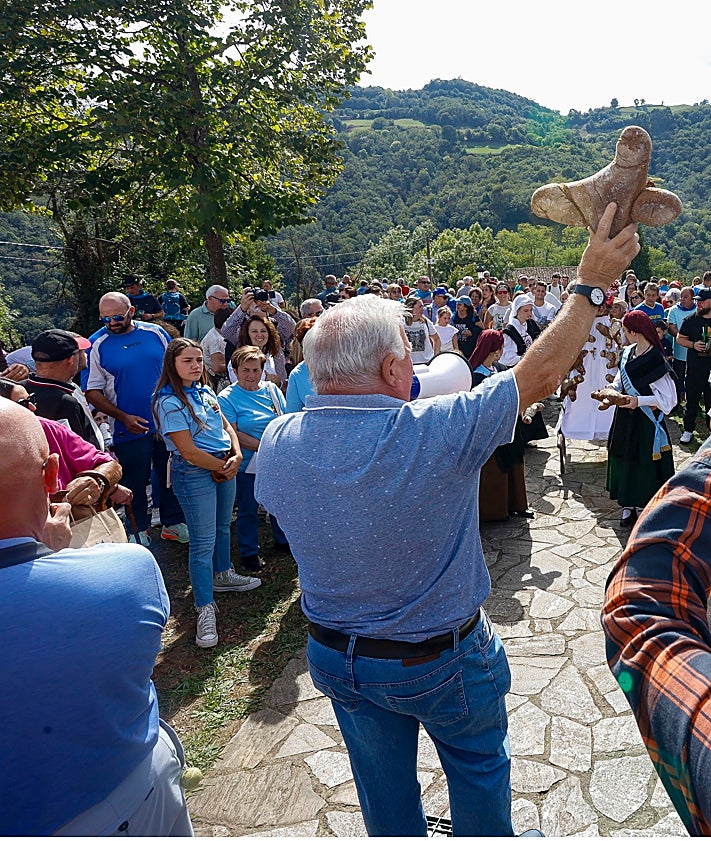 Imagen secundaria 2 - San Cosme y San Damián «obran el milagro de reunir a los mierenses»