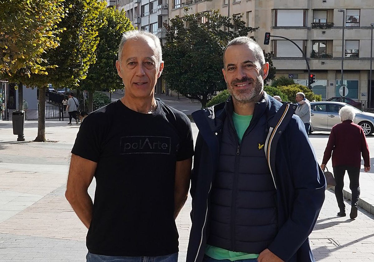 El edil Jesús Abad con el alcalde de Siero, Ángel García, este sábado.