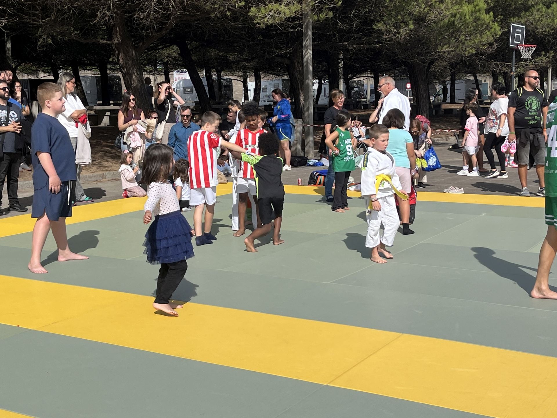 Gijón juega en el Oeste