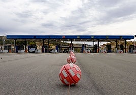 Cabina de peaje en la autopista del Huerna.
