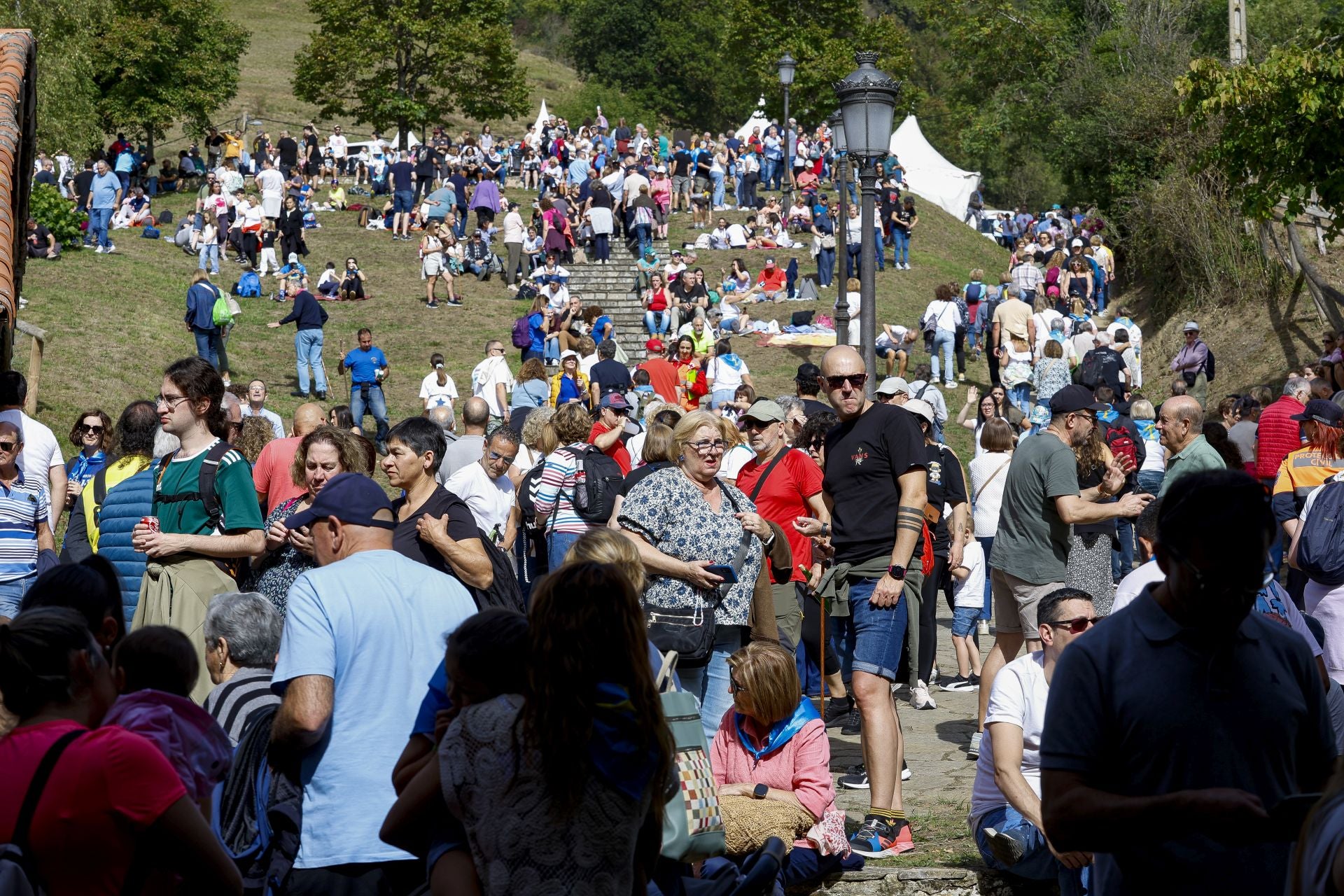 Los Mártires de Valdecuna llenan Mieres de tradición y celebración