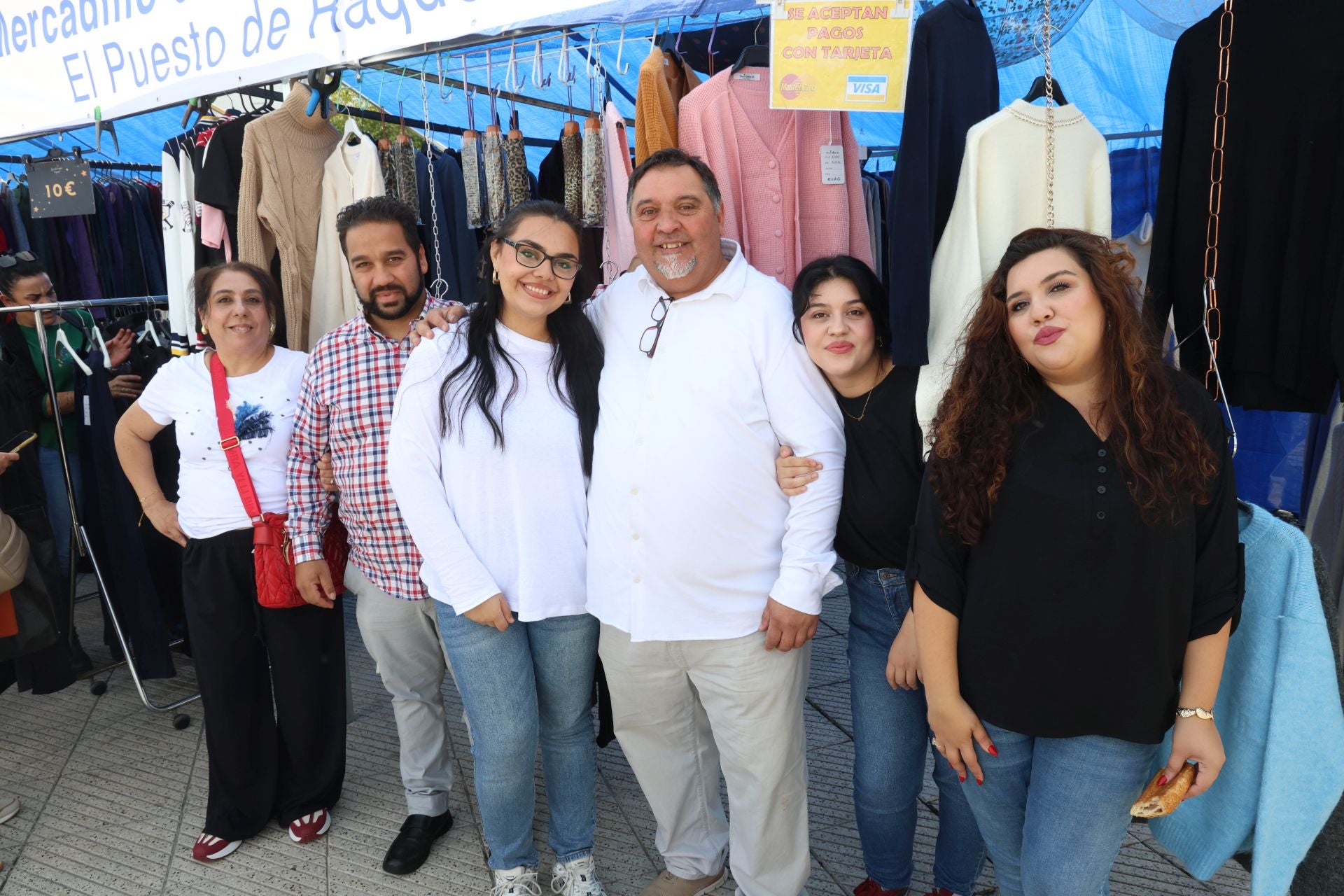 Así fue la exitosa inauguración del nuevo mercadillo de Oviedo con 74 puestos