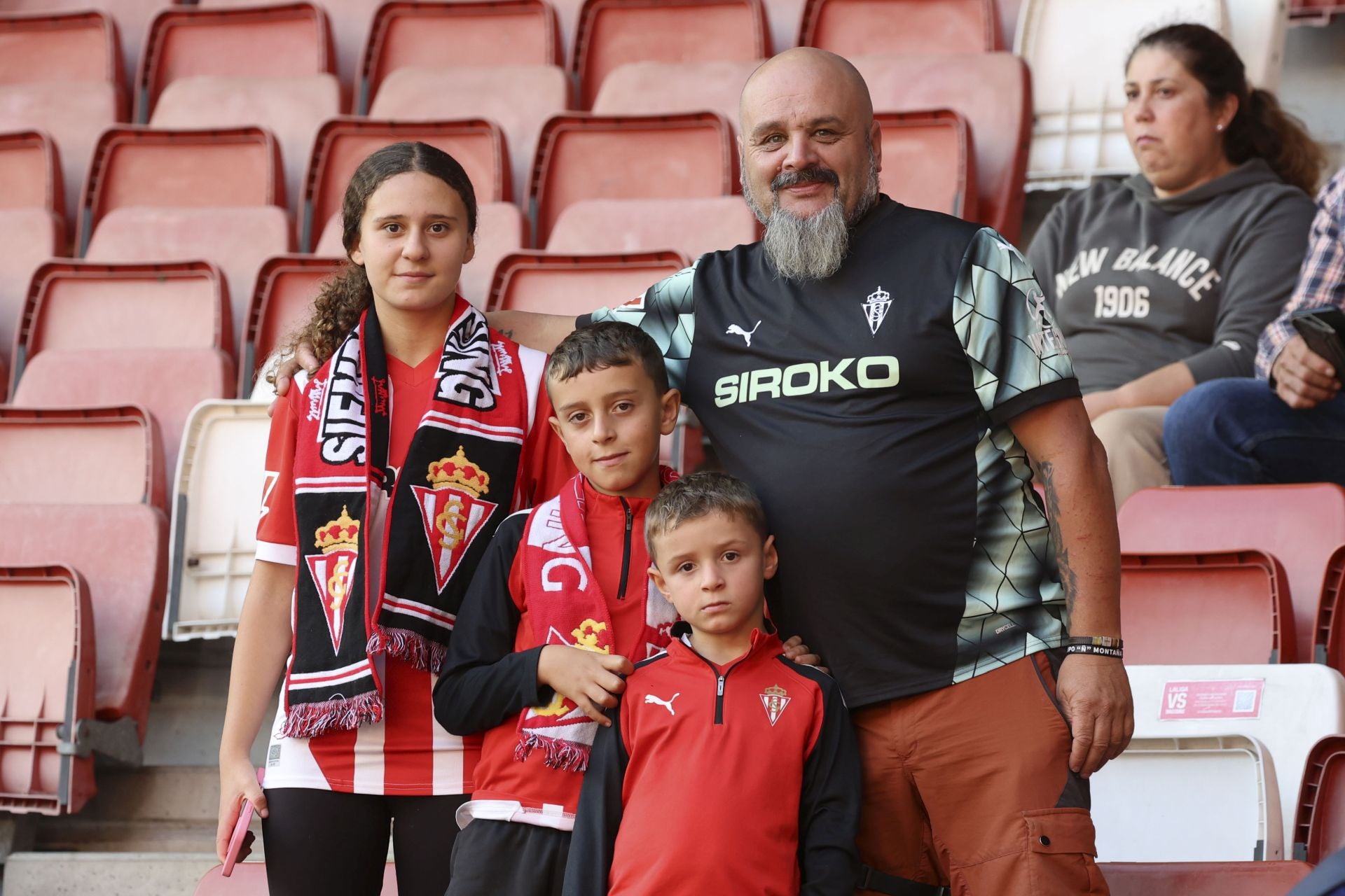 ¿Estuviste este domingo en El Molinón? ¡Búscate entre las fotos del Sporting-Albacete!
