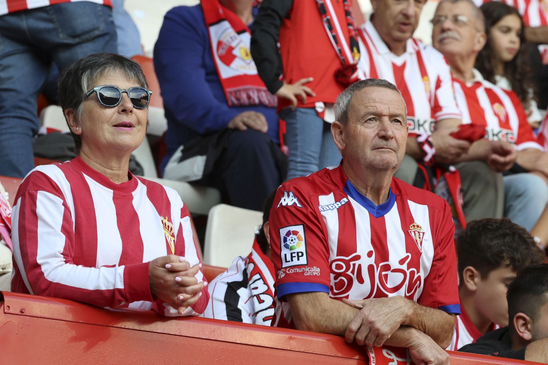 ¿Estuviste este domingo en El Molinón? ¡Búscate entre las fotos del Sporting-Albacete!