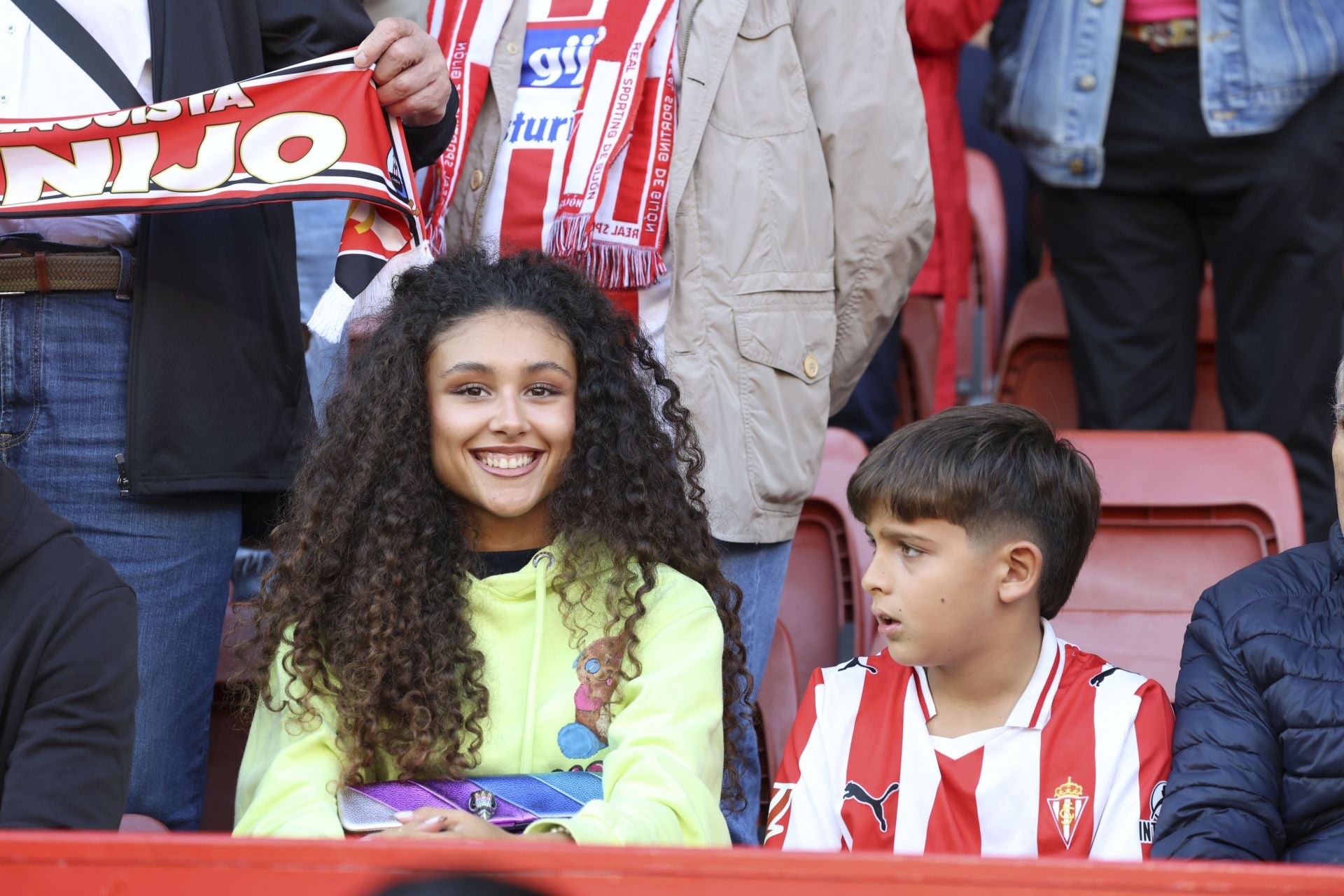 ¿Estuviste este domingo en El Molinón? ¡Búscate entre las fotos del Sporting-Albacete!