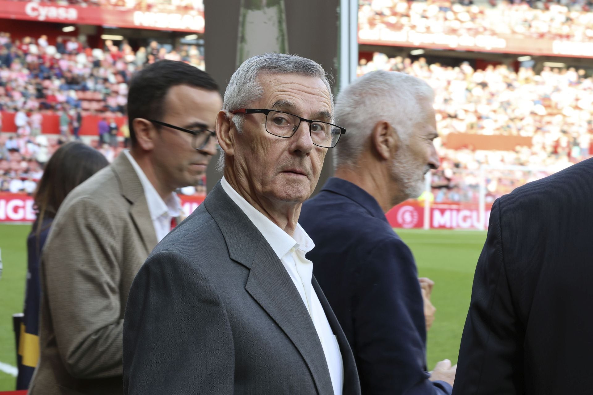 ¿Estuviste este domingo en El Molinón? ¡Búscate entre las fotos del Sporting-Albacete!