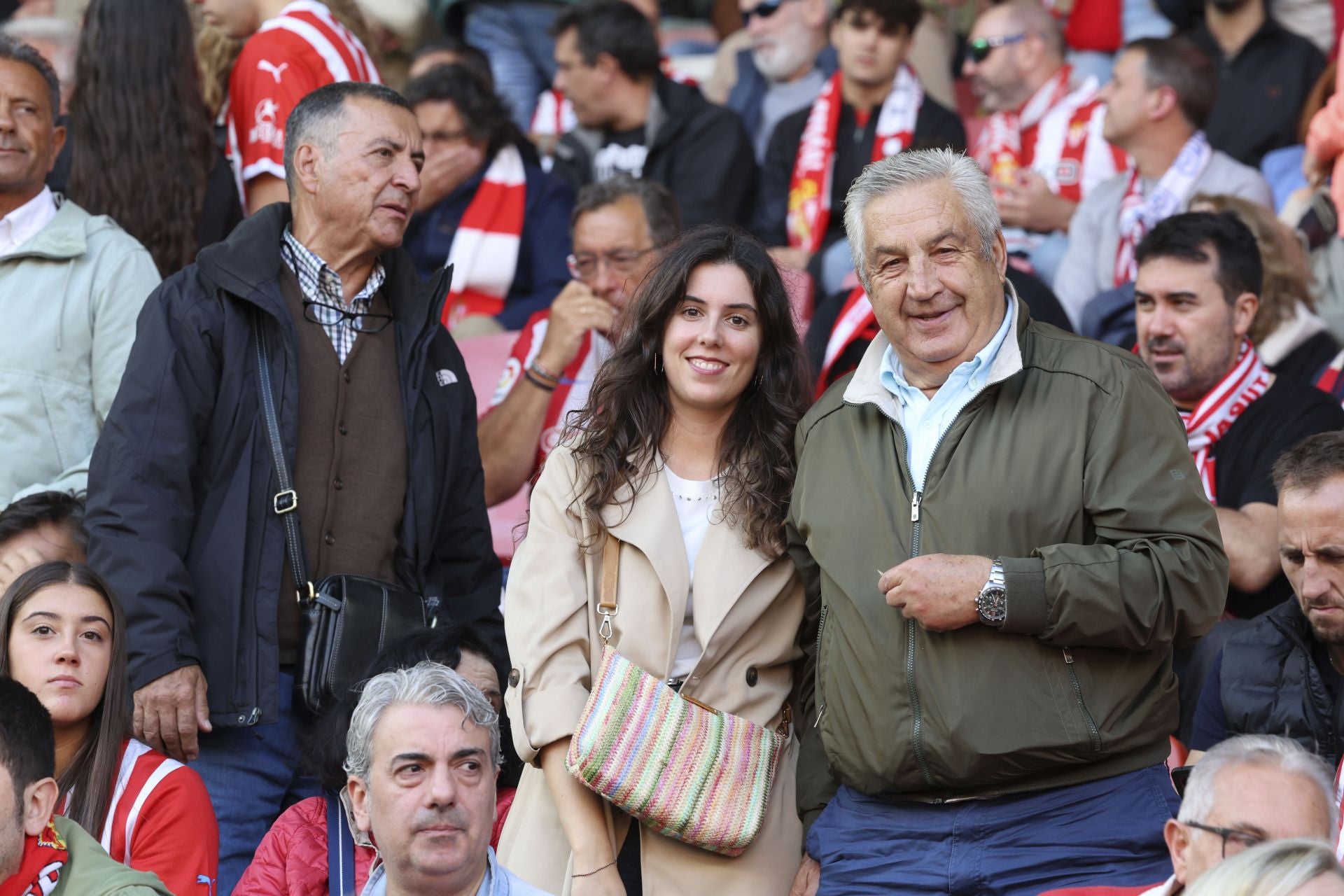 ¿Estuviste este domingo en El Molinón? ¡Búscate entre las fotos del Sporting-Albacete!