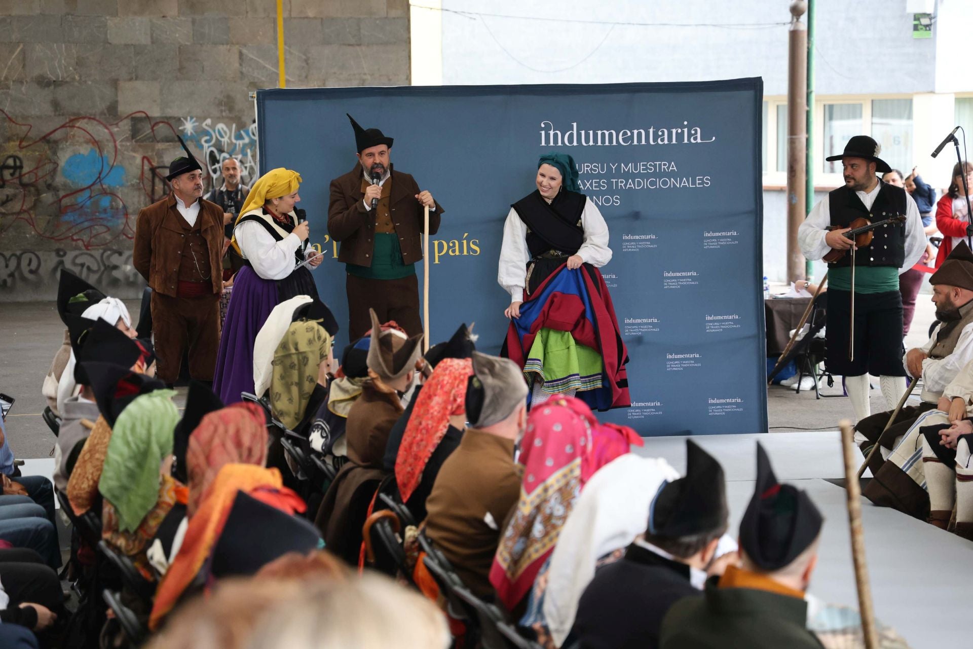 Los trajes regionales, de pasarela en Grado