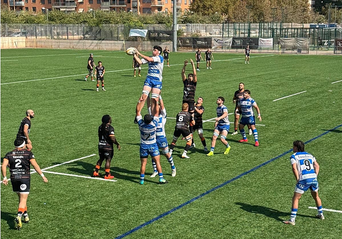 Partido entre Les Abelles y el Pasek Belenos disputado ayer en Valencia.