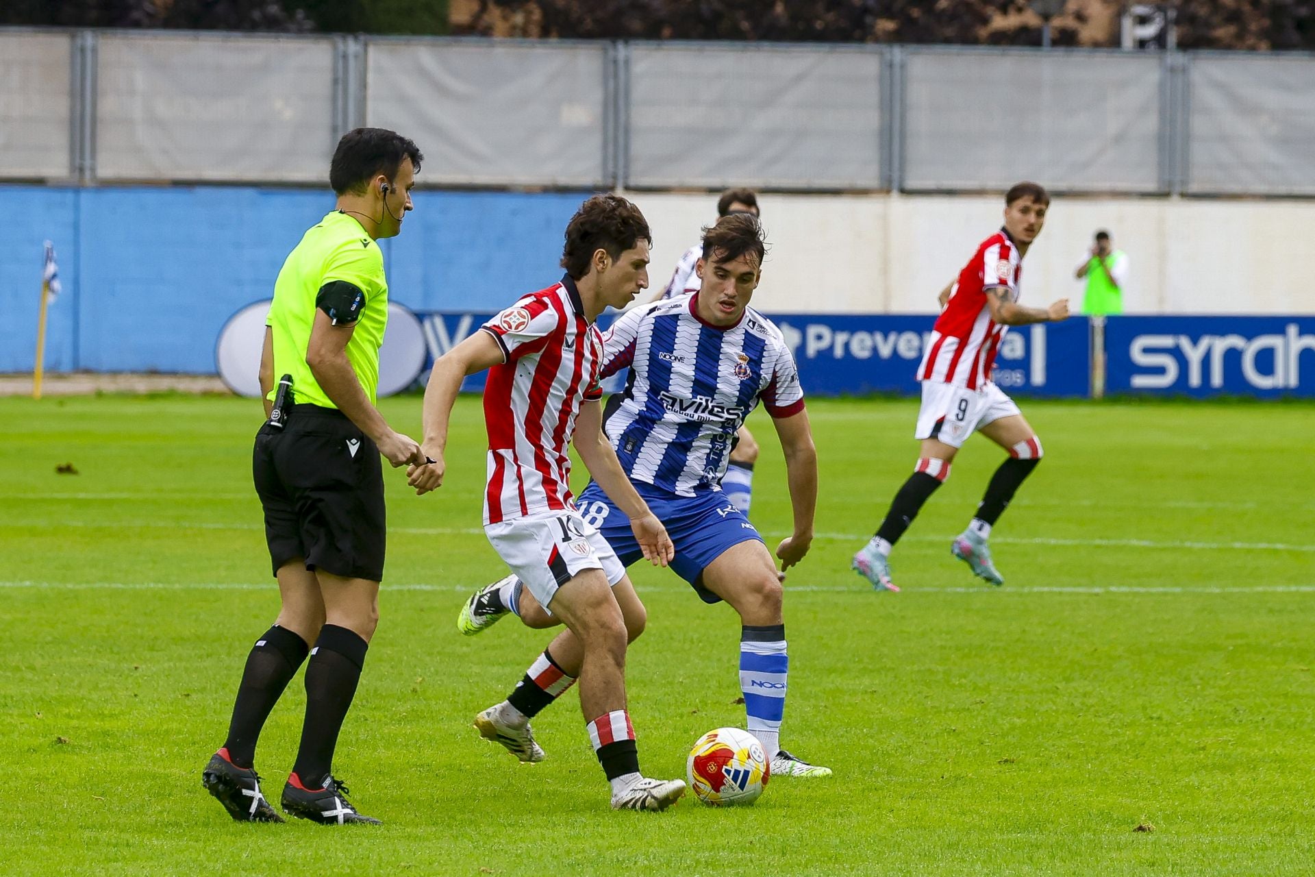 Las imágenes de la remontada del Real Avilés ante el Bilbao Athletic