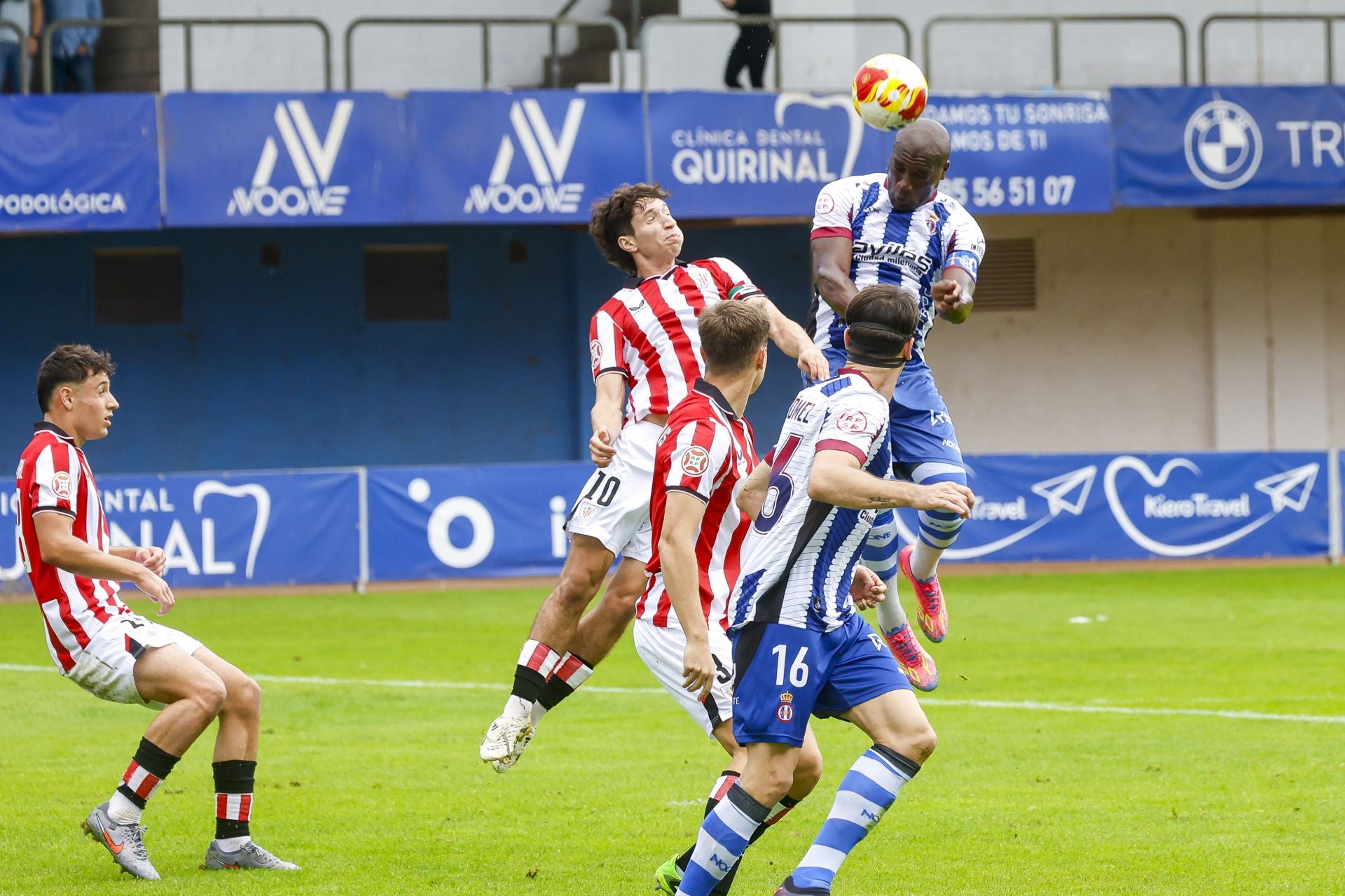 Las imágenes de la remontada del Real Avilés ante el Bilbao Athletic