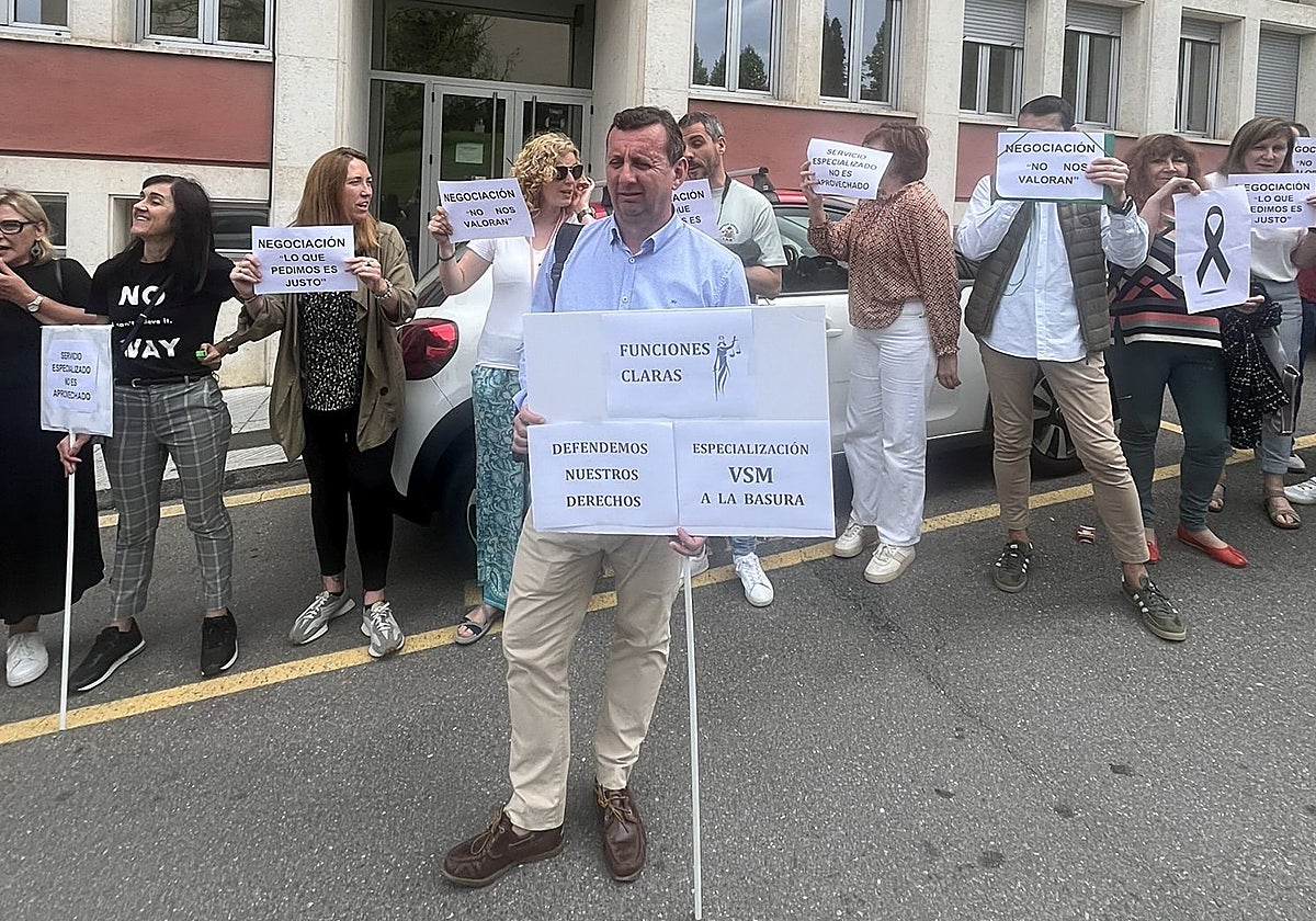 Una protesta ante el juzgado de Violencia sobre la Mujer de Pola de Siero, en junio pasado.