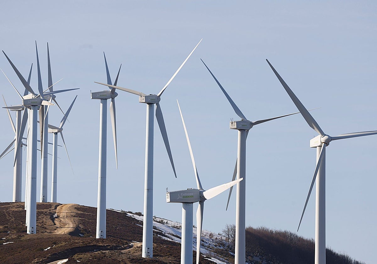 Fotografía de archivo de molinos de viento como los que se van a instalar en La Mofosa.