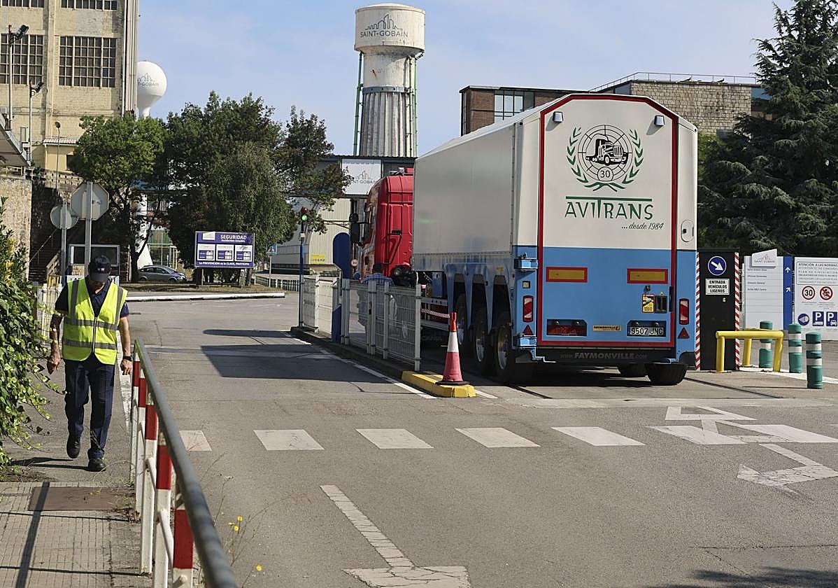 Accesos a Saint-Gobain.