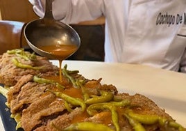 Cachopo relleno de fabada del restaurante Urumea de Madrid.