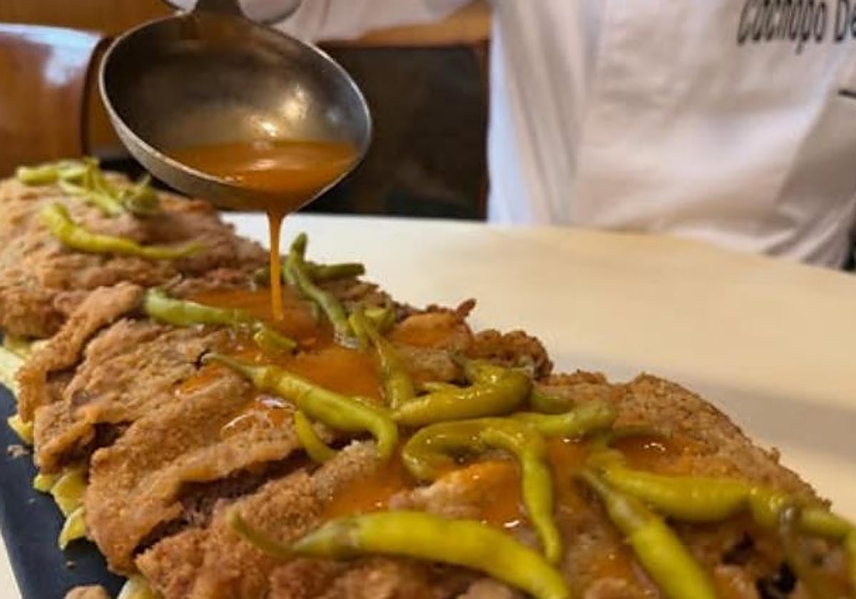 Cachopo relleno de fabada del restaurante Urumea de Madrid.