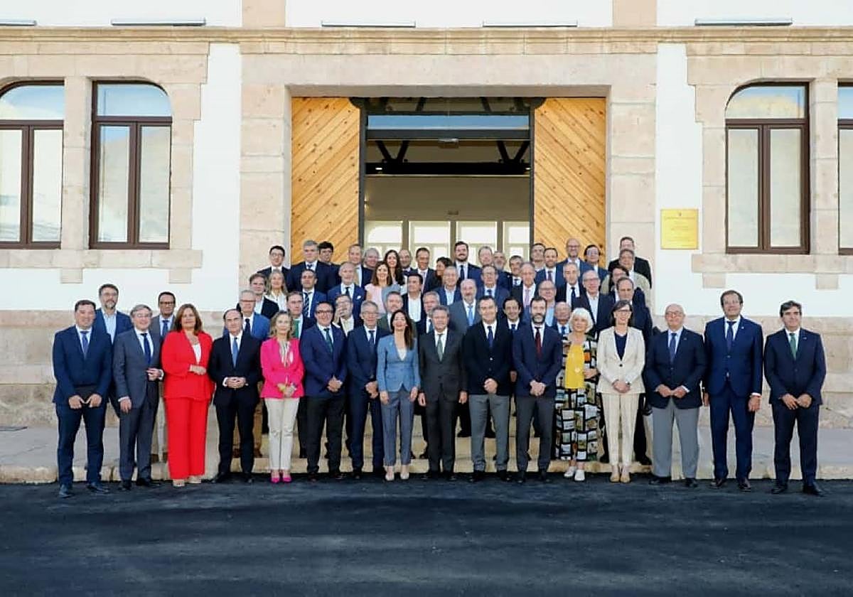 La foto de familia de los presidentes y directores de los puertos españoles dependientes del Estado.