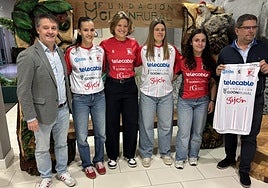 De izquierda a derecha: Fernando Sierra, Mariona Colomer, Viky Caretta, Laia Juan, Aine Pérez y José Ántonio Migoya.