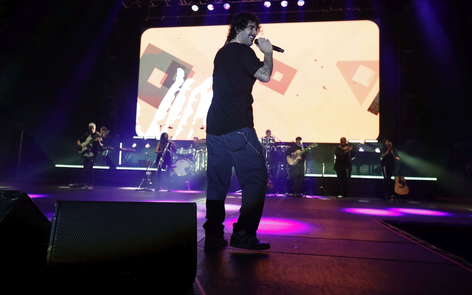 Melendi arrasa en su regreso a Avilés veinte años después