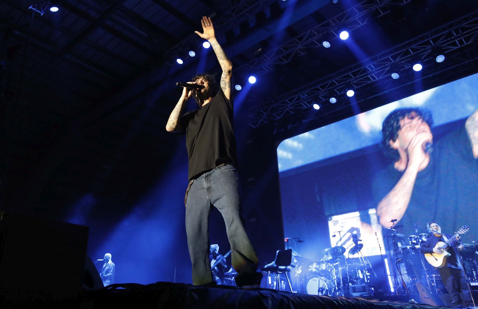 Melendi arrasa en su regreso a Avilés veinte años después