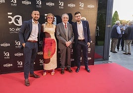 Foto de familia al inicio del acto.