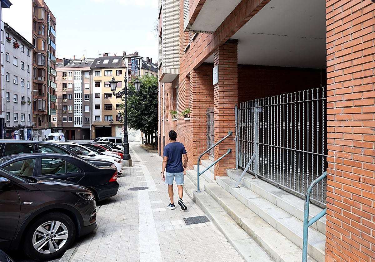 La entrada al Punto de Encuentro Familiar de Oviedo.
