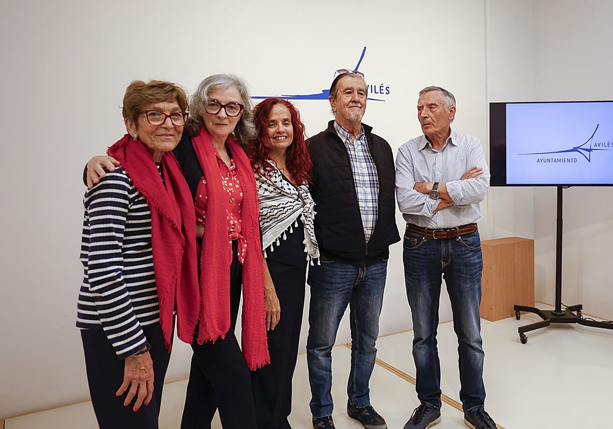 Delia Corral Suárez, Georgina González Álvarez, Ana Solís, Antonio García Corral, y Laureano López Rivas.