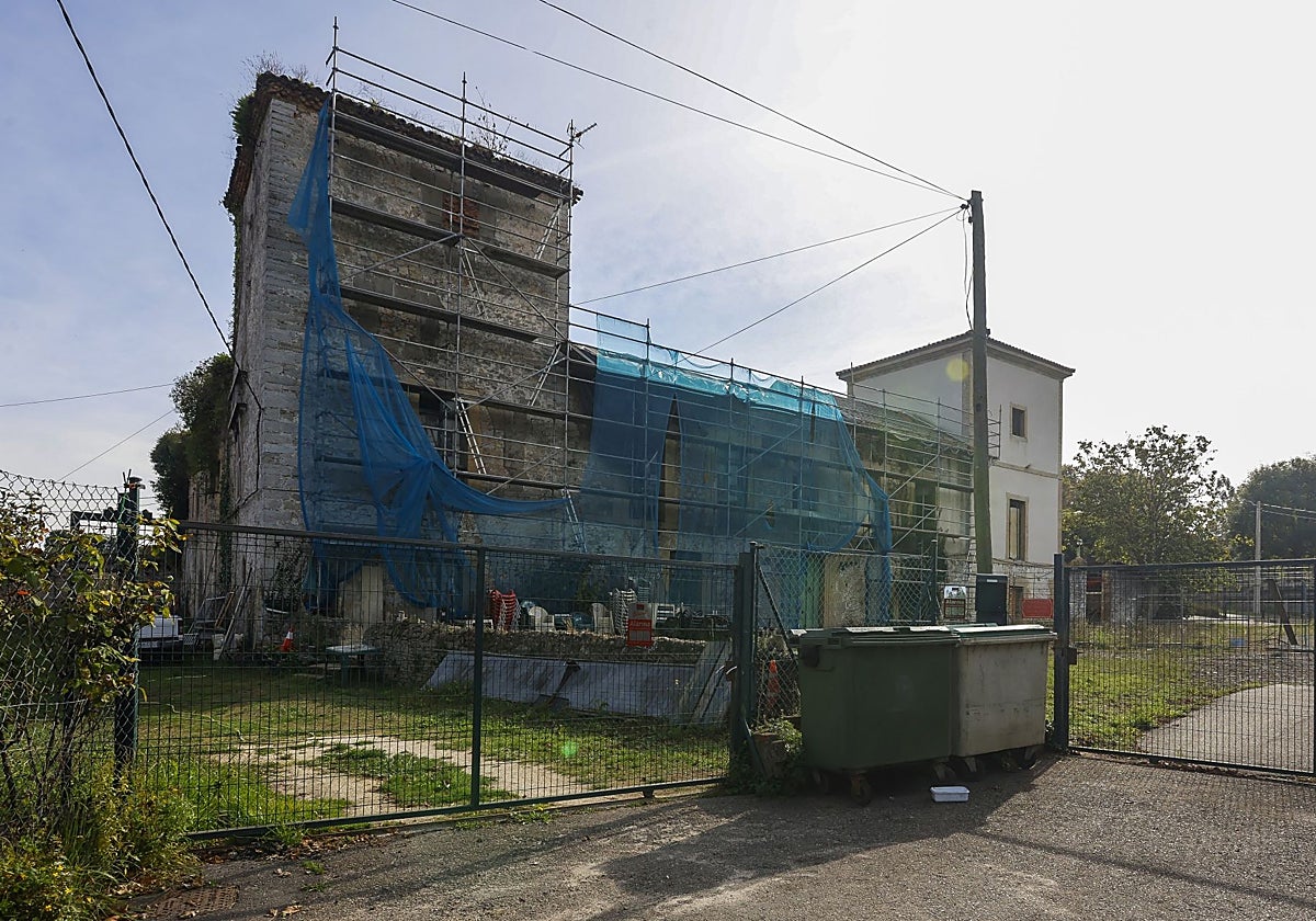 Imagen actual de El Palacio, cuya rehabilitación se ha quedado a medias.