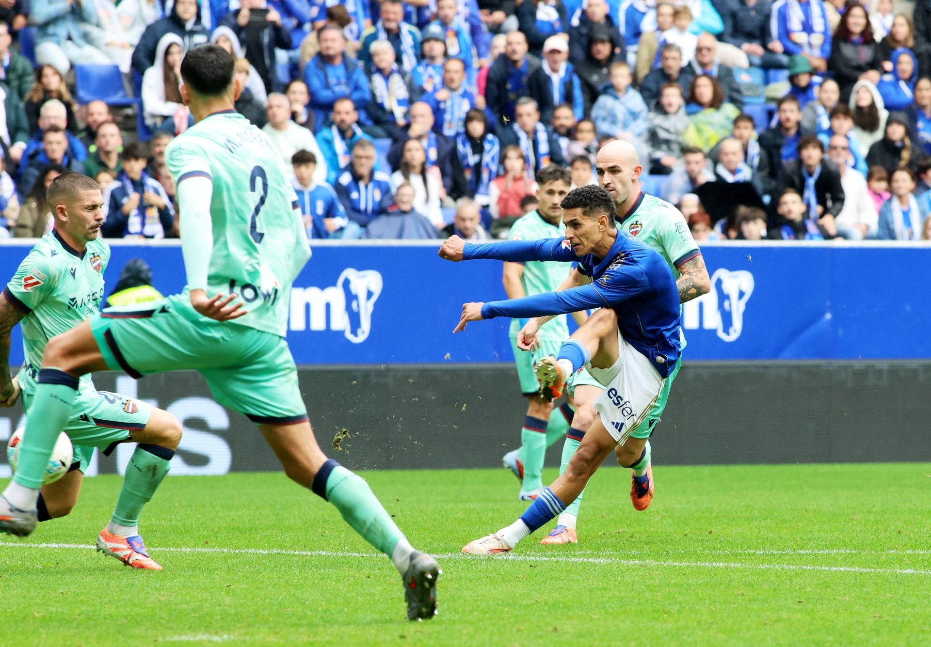 Las mejores jugadas del Real Oviedo 0-2 Levante, en imágenes